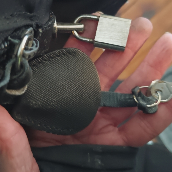 Vintage Prada duffle bag - Picture 5 of 5